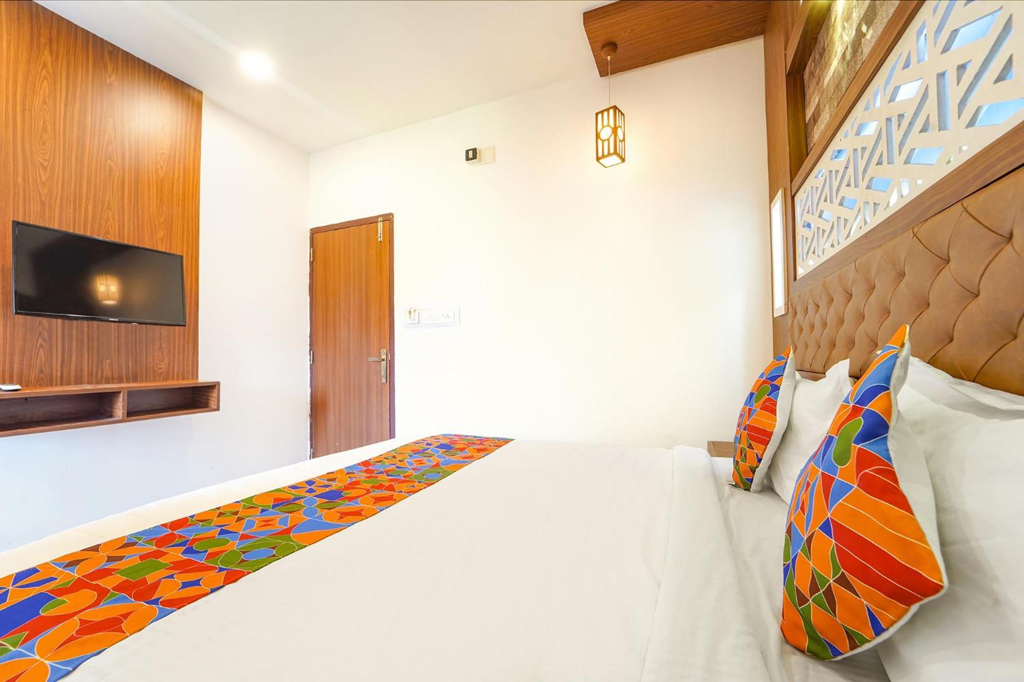 Fabhotel Qube - 800M From Ernakulam Junction South Railway Station Kochi Exteriör bild
