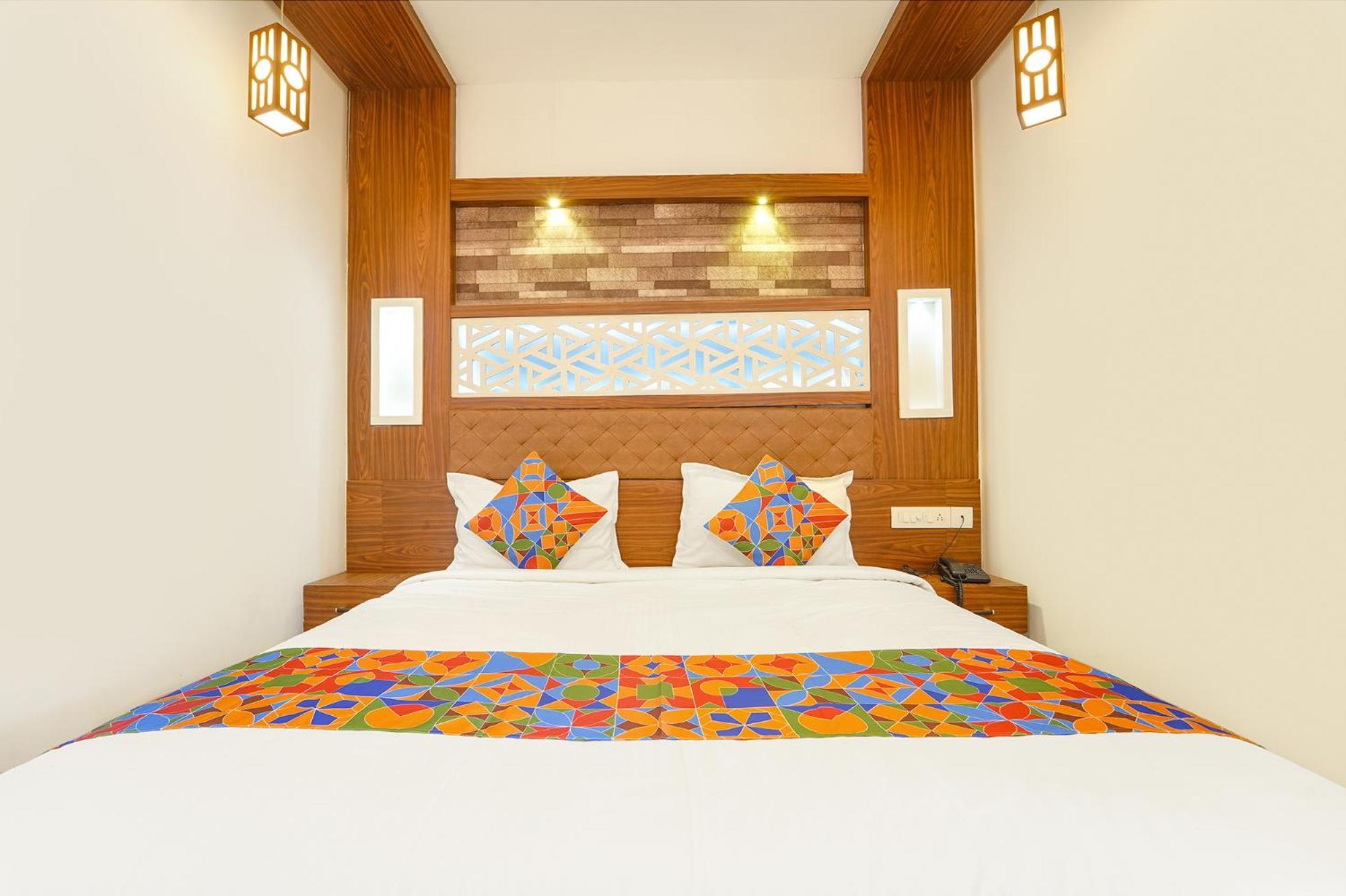 Fabhotel Qube - 800M From Ernakulam Junction South Railway Station Kochi Exteriör bild